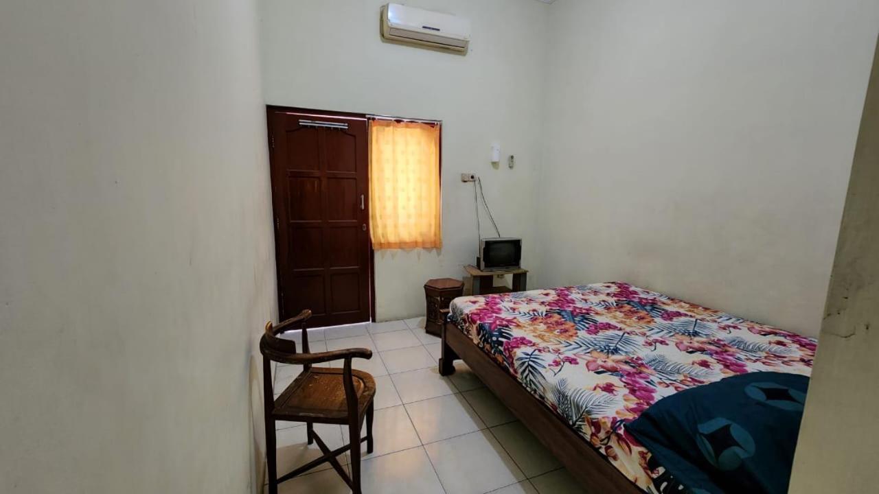 Hotel Metro Kudus Tanggulangin Exterior foto